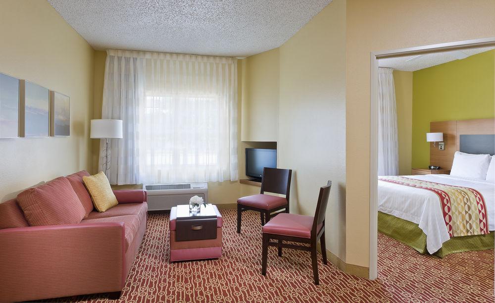 Towneplace Suites By Marriott Dallas Bedford Exterior photo
