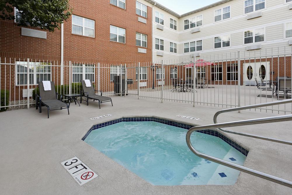 Towneplace Suites By Marriott Dallas Bedford Exterior photo
