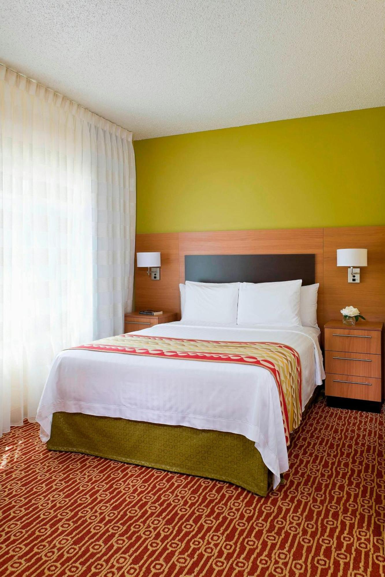 Towneplace Suites By Marriott Dallas Bedford Exterior photo