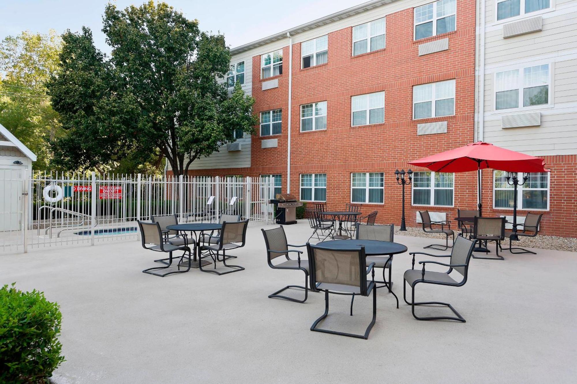 Towneplace Suites By Marriott Dallas Bedford Exterior photo